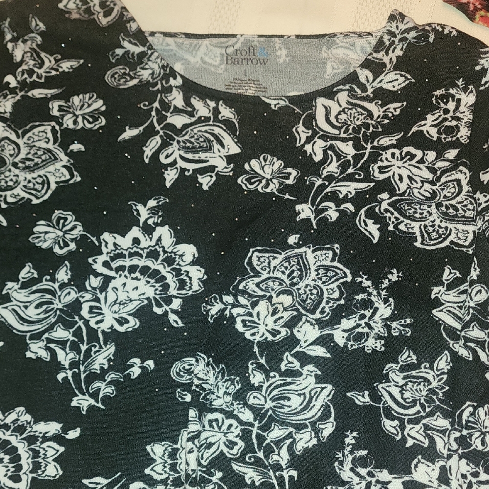 FIRM PRICE Croft & Barrow Black and White Floral Blouse